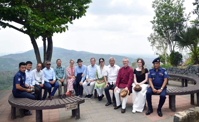 পার্বত্য উপদেষ্টার সাথে ইউরোপীয় ইউনিয়নের রাষ্ট্রদূতসহ চার বিদেশি প্রতিনিধির সাক্ষাৎ